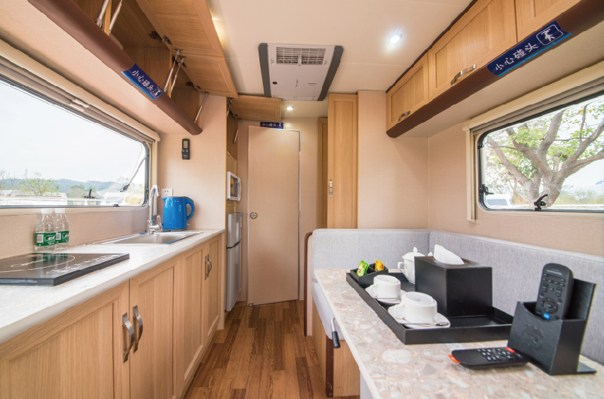 玻璃鋼拖掛房車