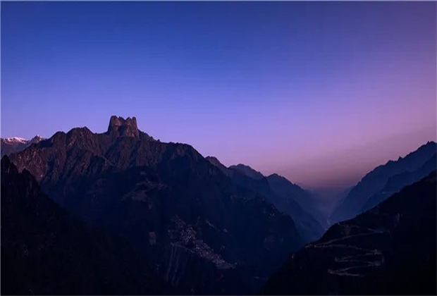 怒江會(huì)議旅游：來(lái)福貢觀山看水，聽(tīng)雨聲