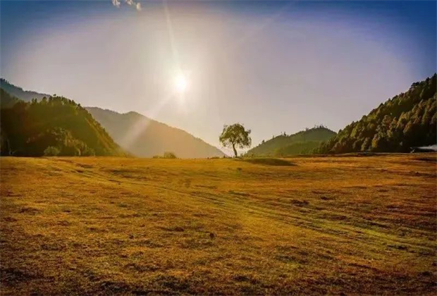 怒江會(huì)議旅游：初冬時(shí)分，沉醉于怒江的山光水色